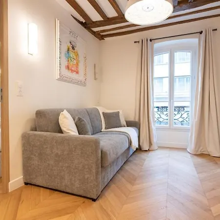 Cosy In - Champs Elysees
