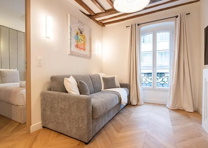 Cosy In - Champs Elysees