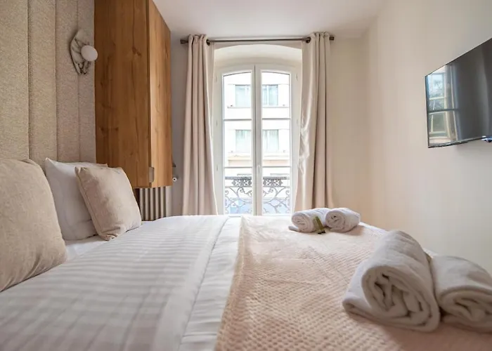 Cosy In - Champs Elysees 파리